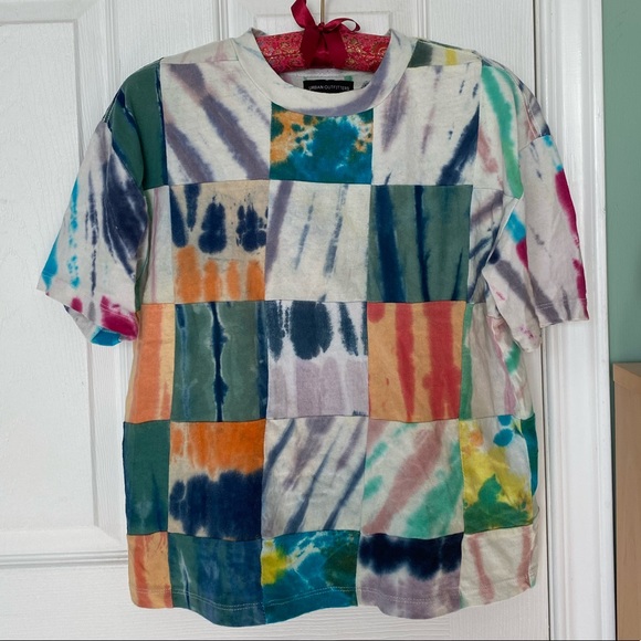 Patchwork tie die tee 🌈 - Picture 3 of 5